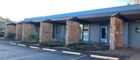 outside shot of Albany Cancer Center - Willamette Valley Cancer Institute in Albany, Oregon